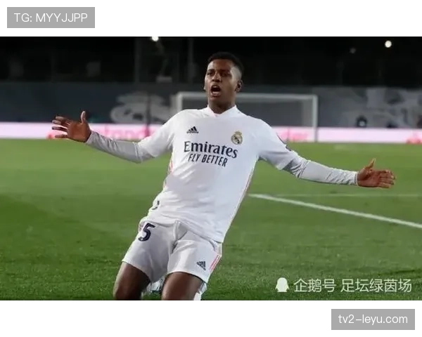 阿什拉夫盘带技术解析：如何在绿茵场上点燃精彩瞬间