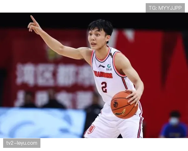 卢克·肖状态回勇助曼联逆转，攻防两端尽显领袖风范